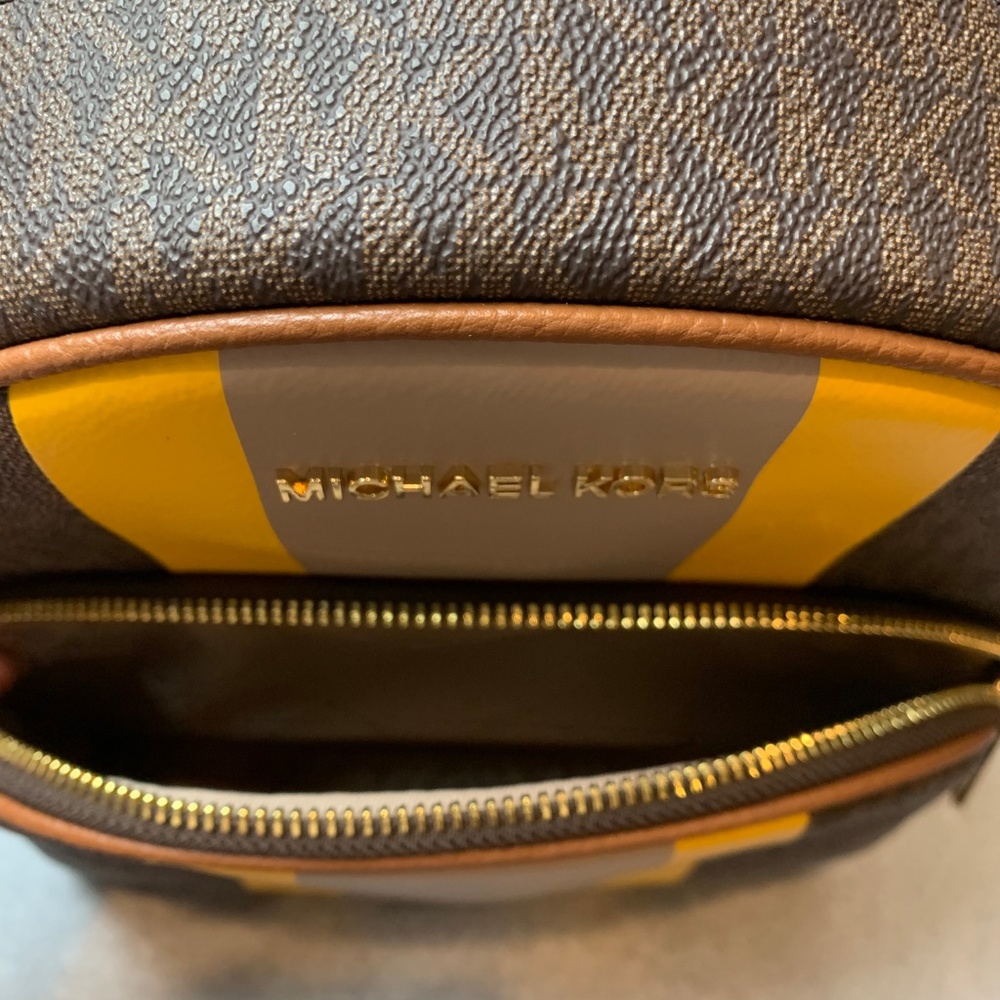 MK Medium Brown Multi Abbey Backpack Large Stripe - Picture 4 of 6